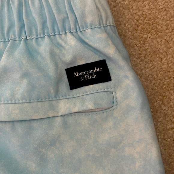 Abercrombie & Fitch Men Swim Shorts - Picture 4 of 7